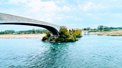 AXA Assurance et Banque Emilie Sahuquet, Agence d'Assurances à Pont-Saint-Esprit