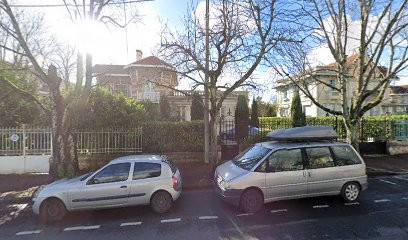 AXA Assurance et Banque Sarl Sgta Sud, Agence d'Assurances à Pessac