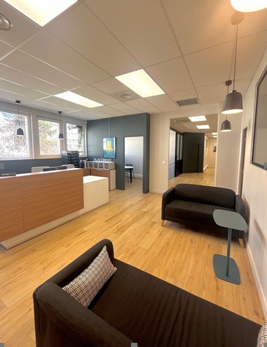 AXA Assurance et Banque Sarl Axence, Agence d'Assurances à La Tronche