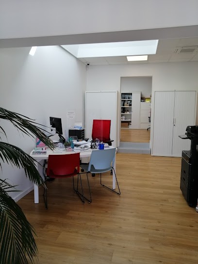 AXA Assurance et Banque De La Chapelle Stonestreet, Agence d'Assurances à Tresses